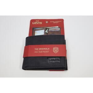 Levi’s Black Extra Capacity Bifold‎
